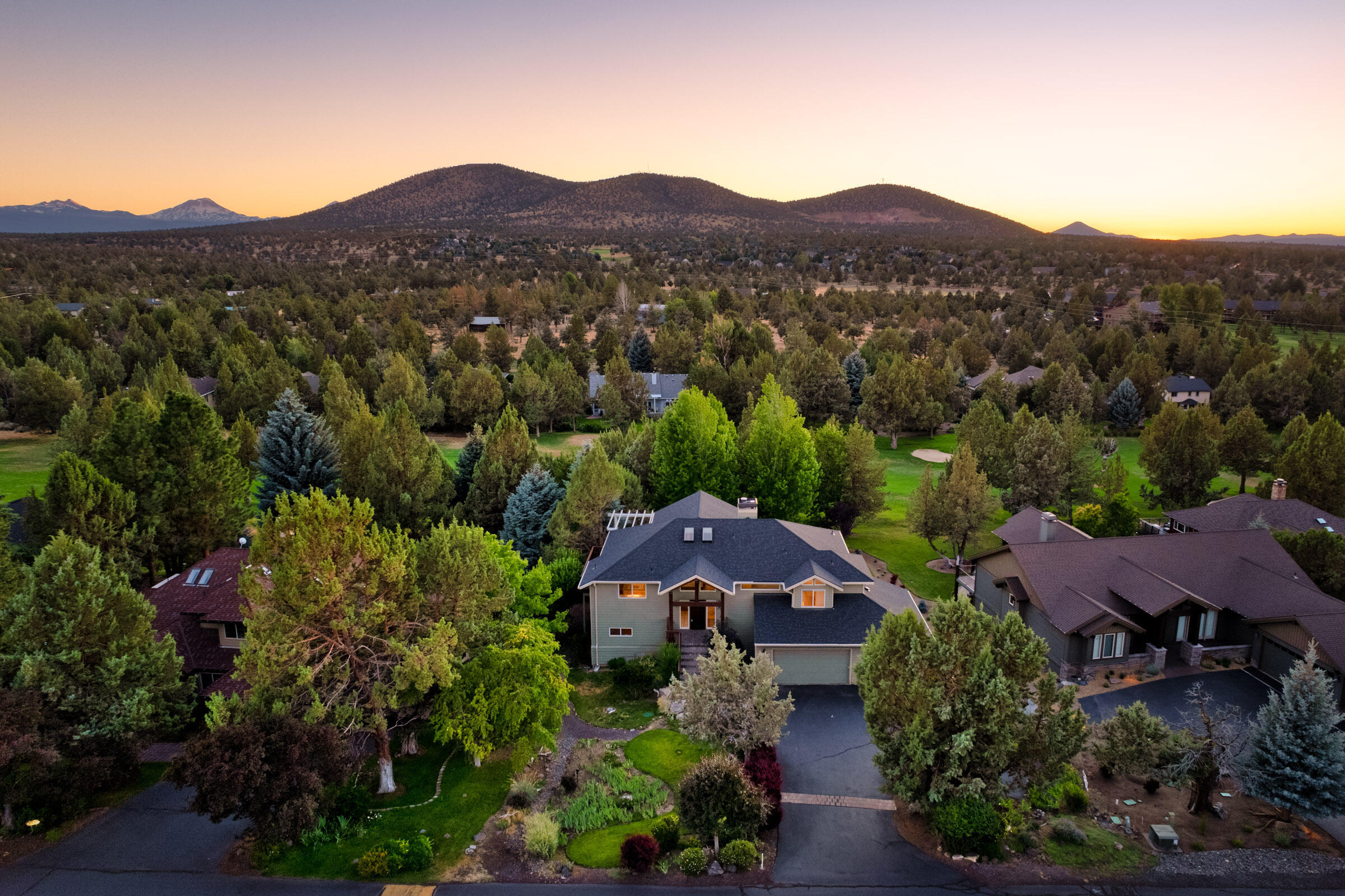 Property Photo: 1927 Mountain Quail Drive OR 97756