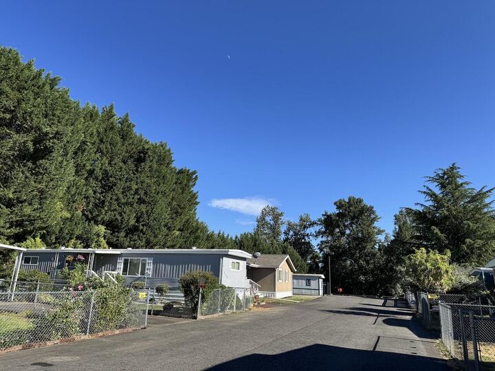 Property Photo: 224 Chestnut Lane OR 97526
