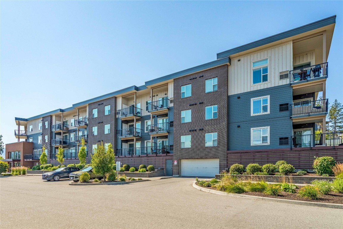 Property Photo:  935 Academy Way 123  BC V1V 3A9 