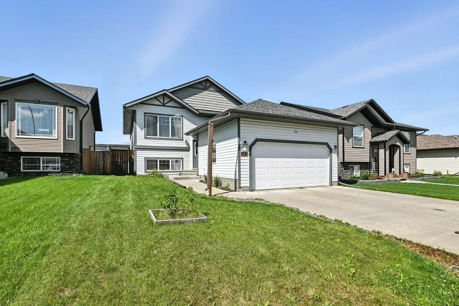 Property Photo:  162 Newton Drive  AB T0M 1R0 
