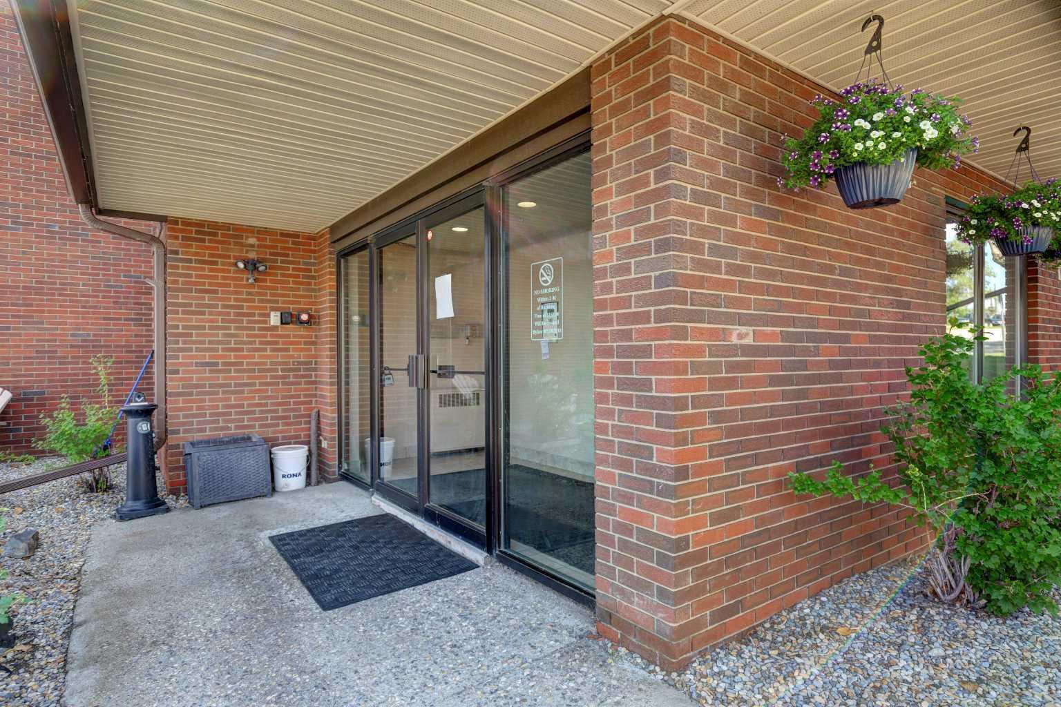 Property Photo: 385 Patterson Hill SW 4110 AB T3H 2P3