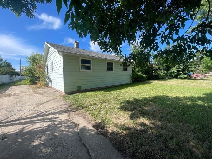 Property Photo: 4829 56th Avenue AB T0G 1E0