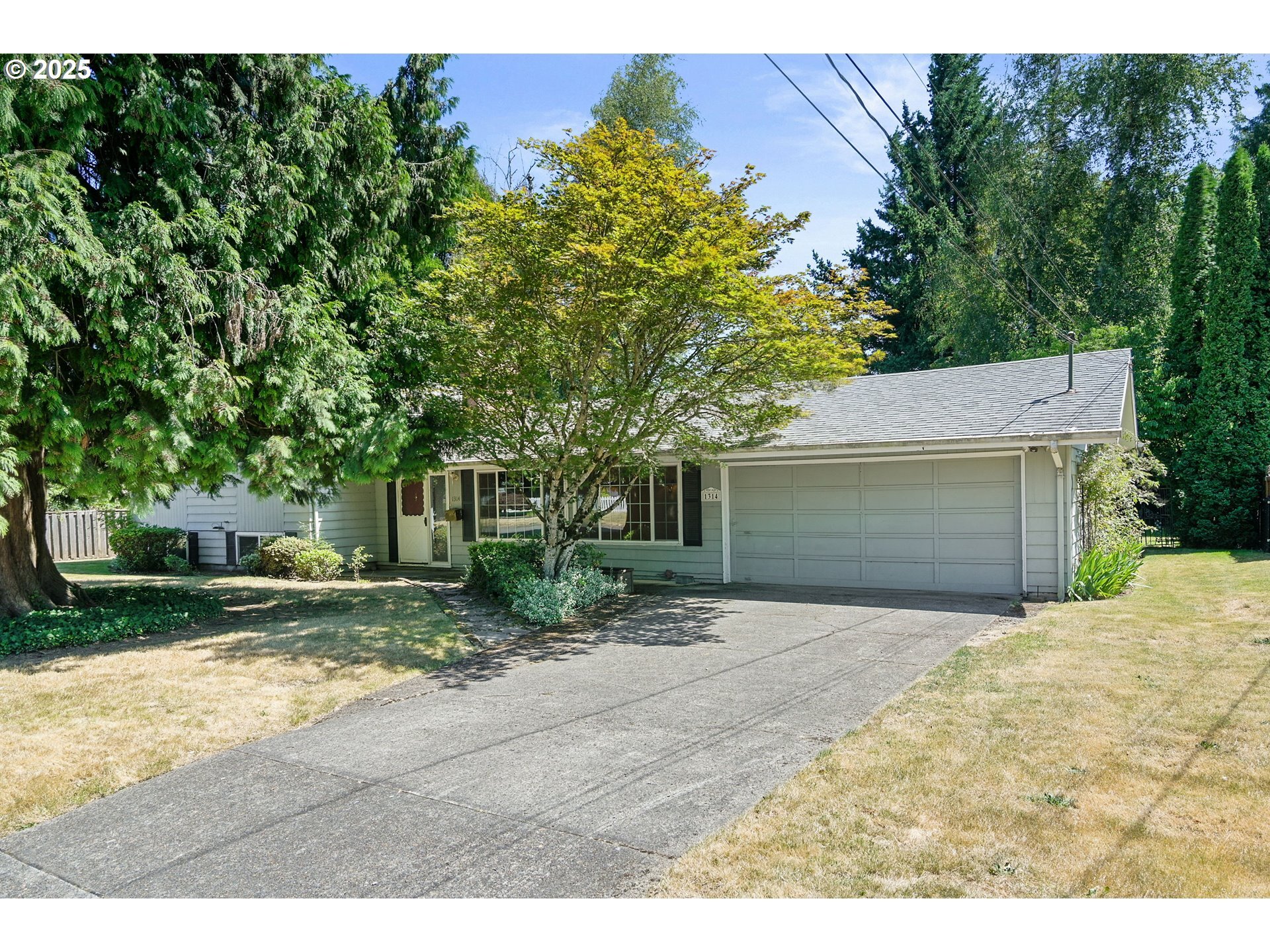 Property Photo: 1314 NW 4th St OR 97030