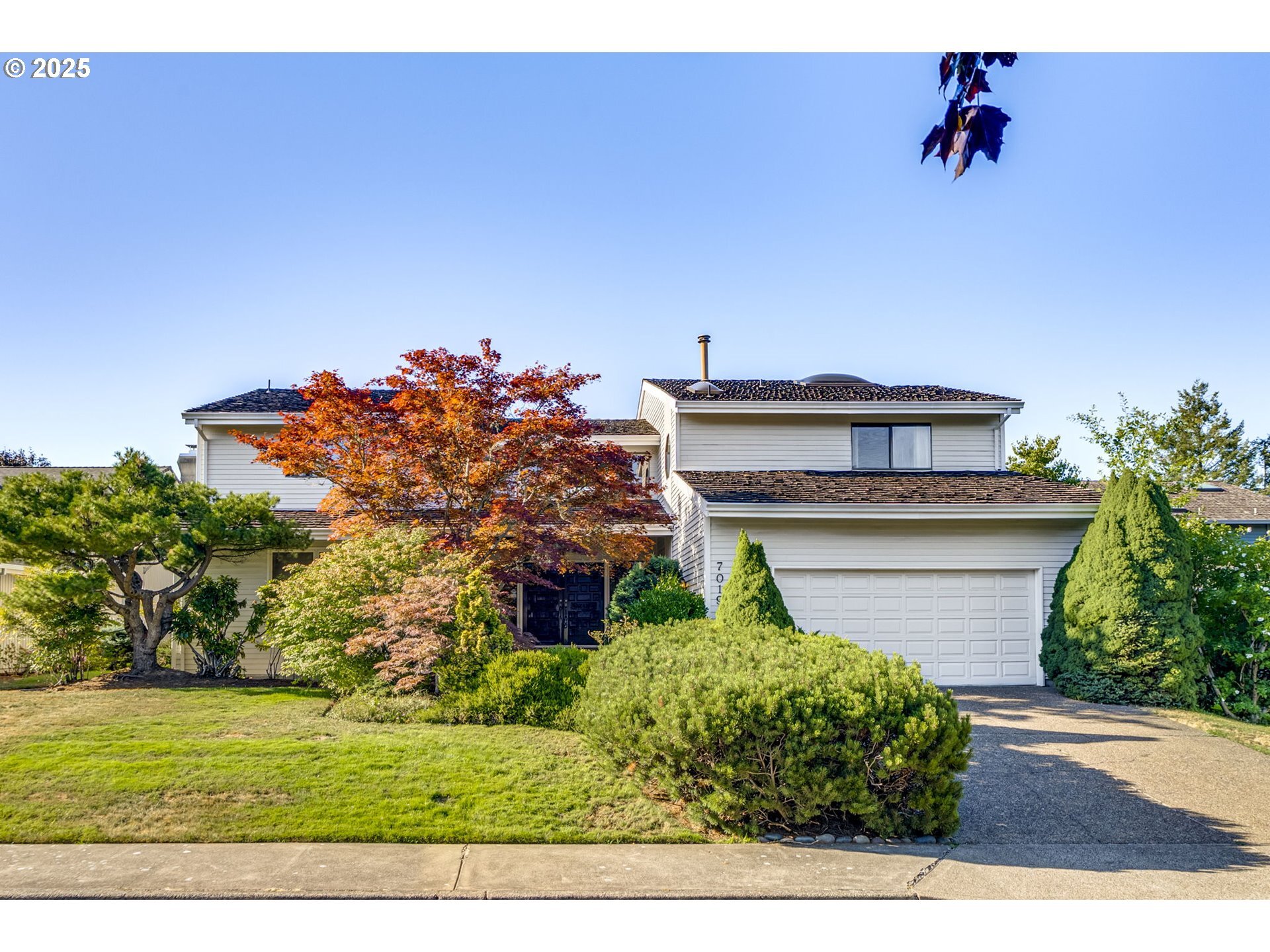 7019 SW Chapel Ln  Portland OR 97223 photo
