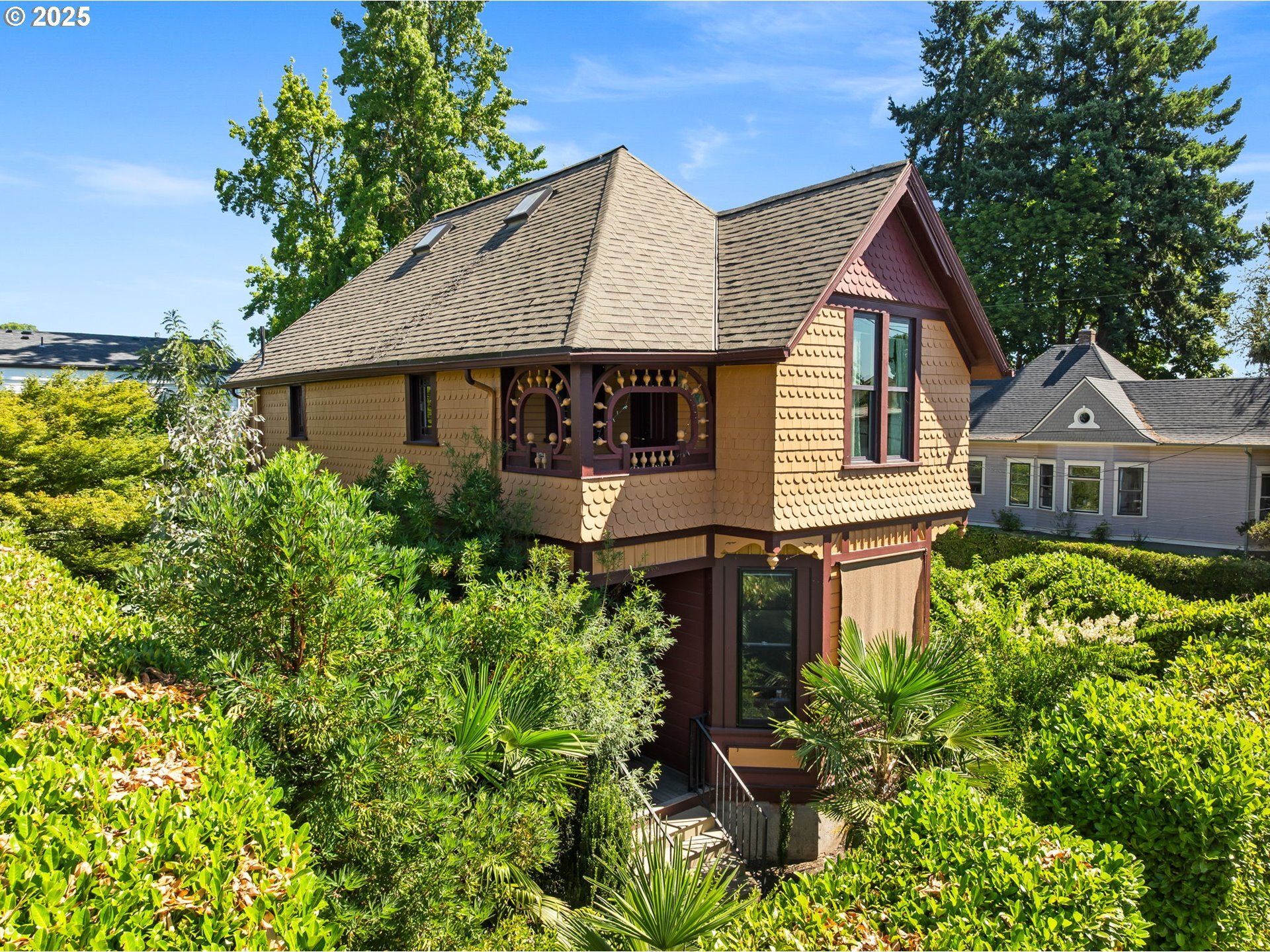 Property Photo:  1235 SE Clinton St  OR 97202 
