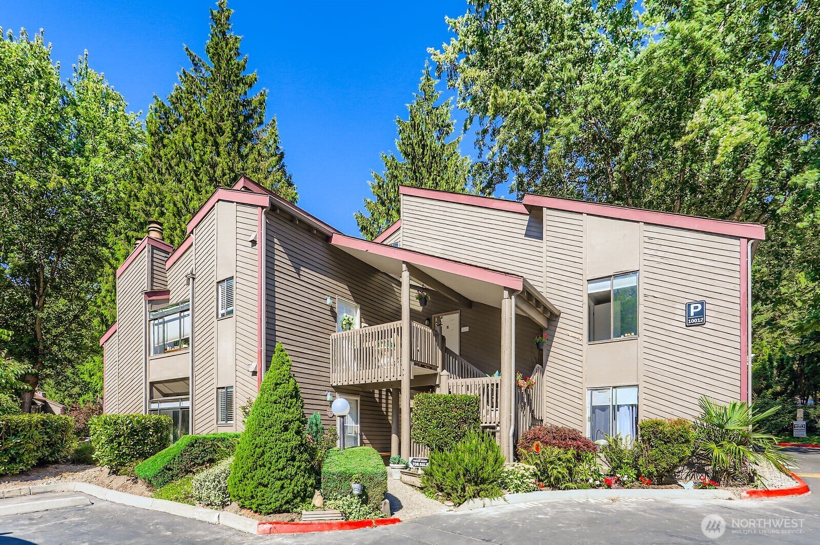Property Photo:  12200  100th Avenue NE #P-A  WA 98034 