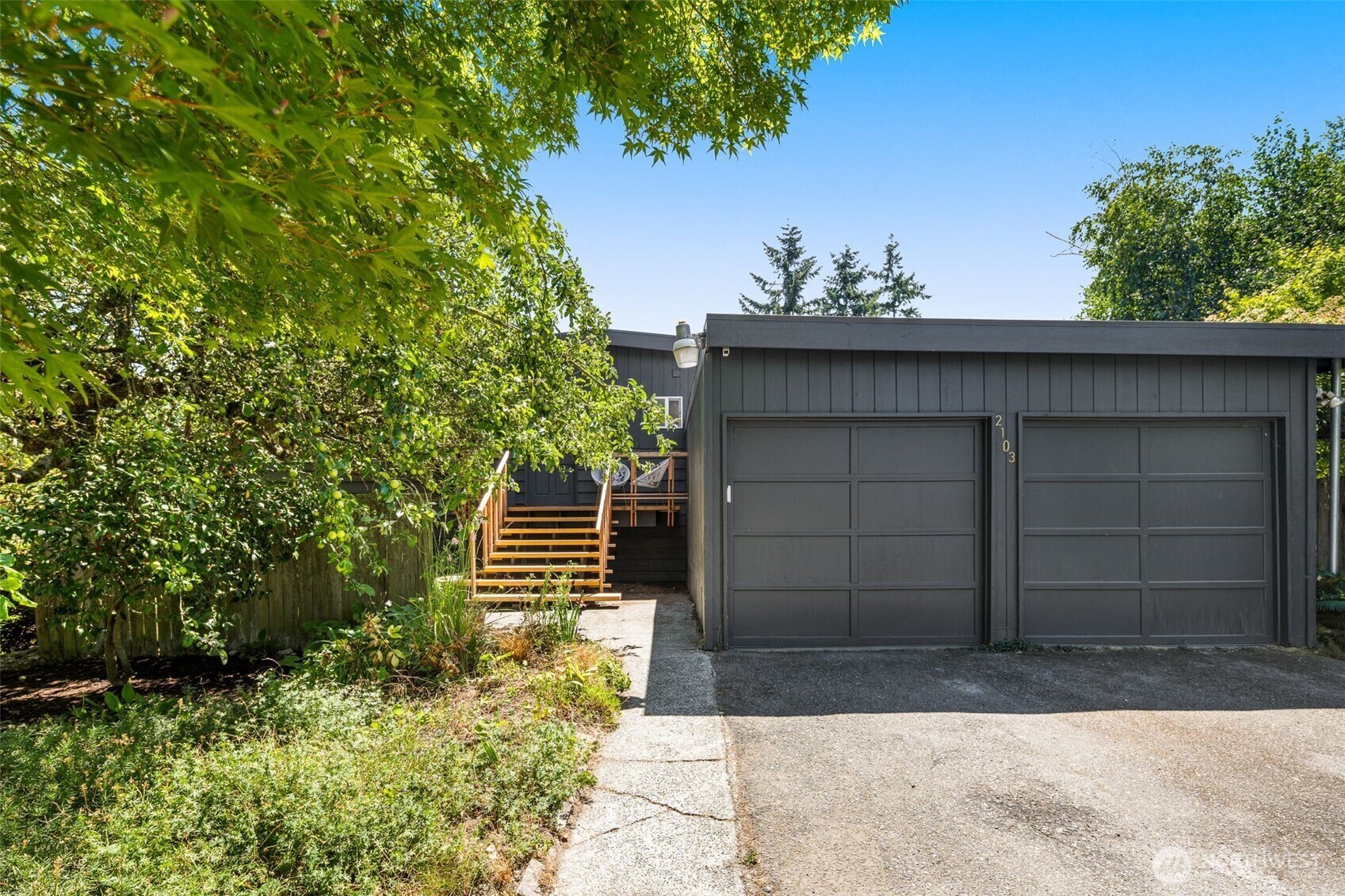 Property Photo:  2103 SW 110th Street  WA 98146 