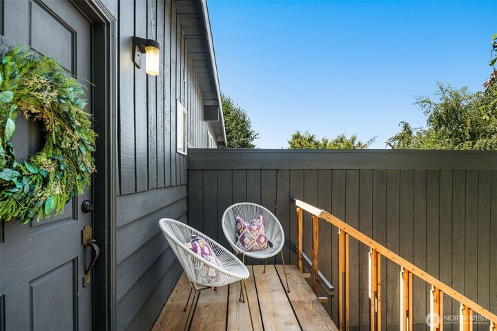 Property Photo: 2103 SW 110th Street WA 98146