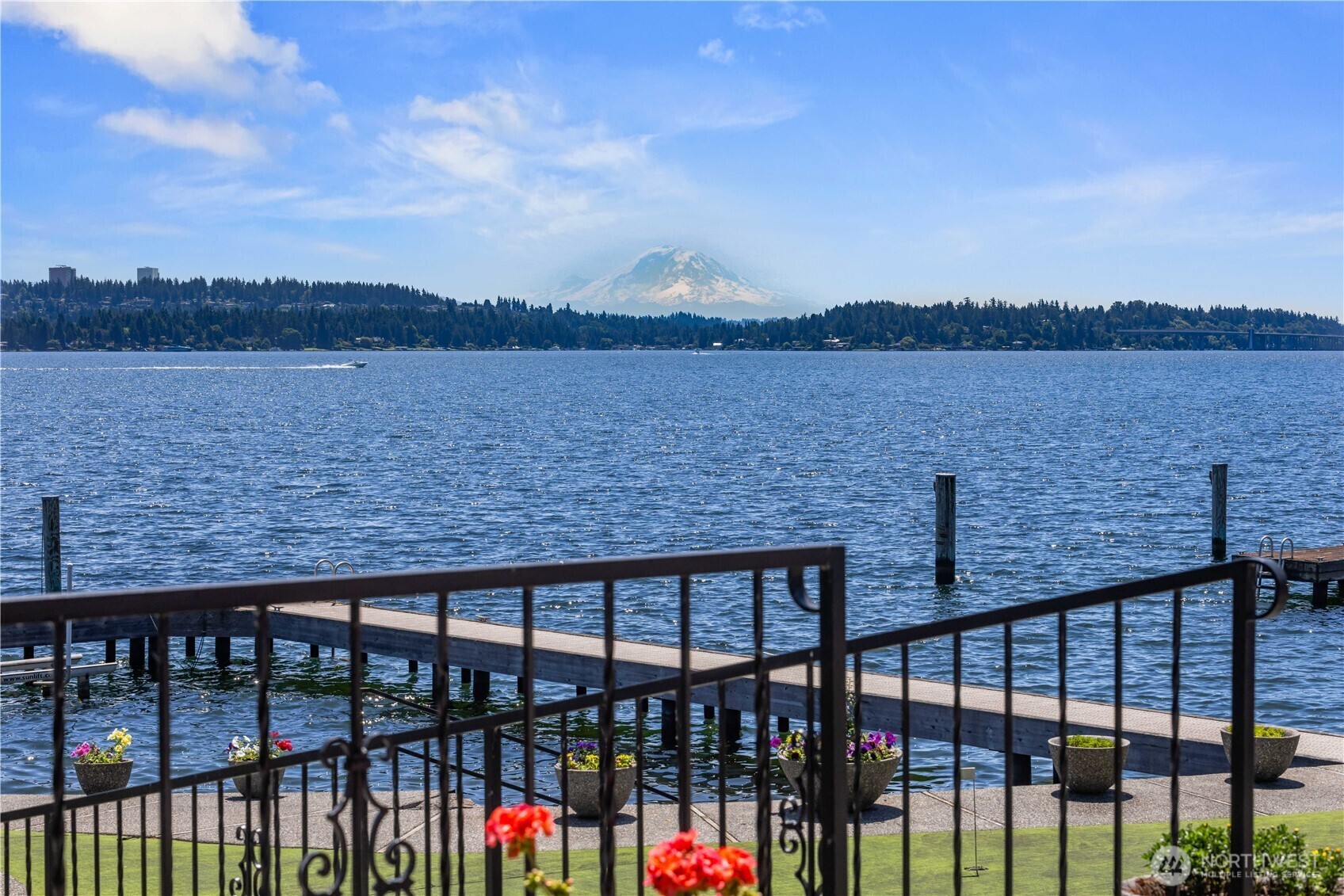 Property Photo: 6669 N NE Windermere Road WA 98115