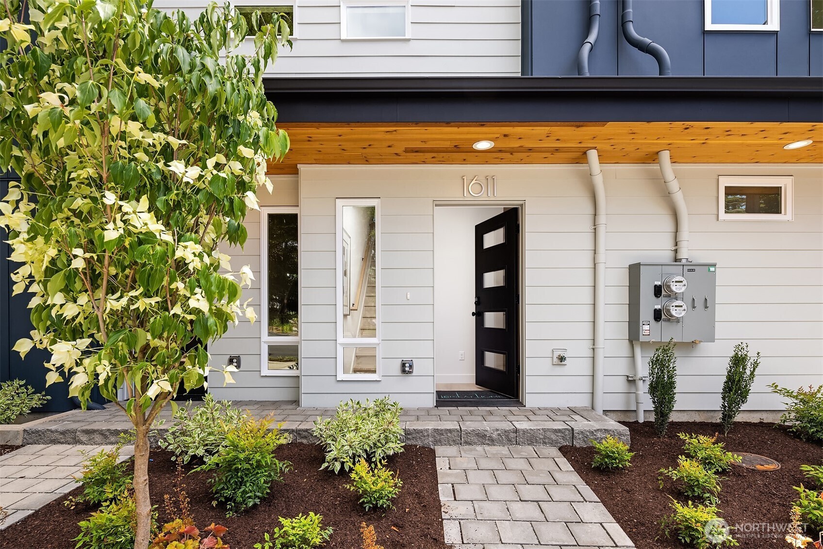 1611 N 50th Street  Seattle WA 98103 photo