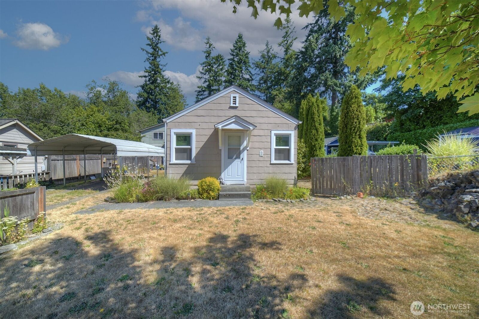 Property Photo:  3318  Rodgers Street  WA 98312 