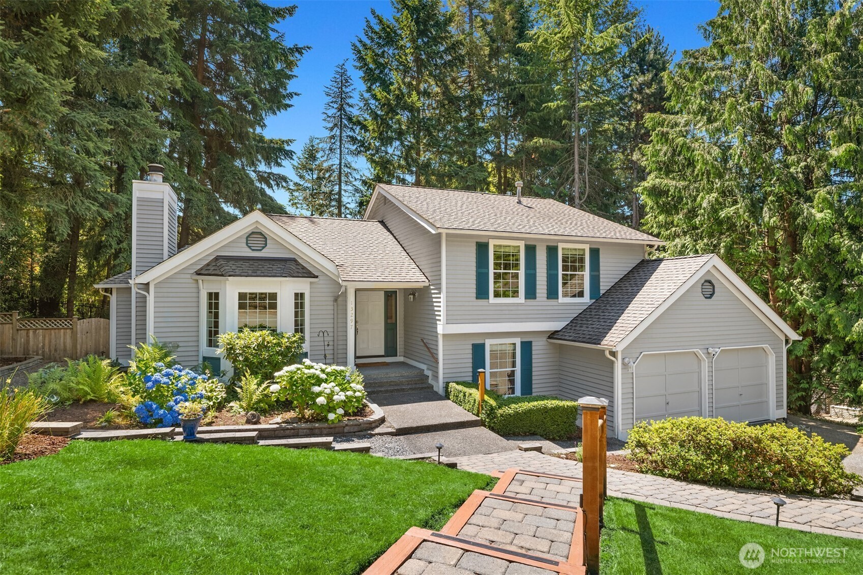 Property Photo: 13297 SE 54th Place WA 98006
