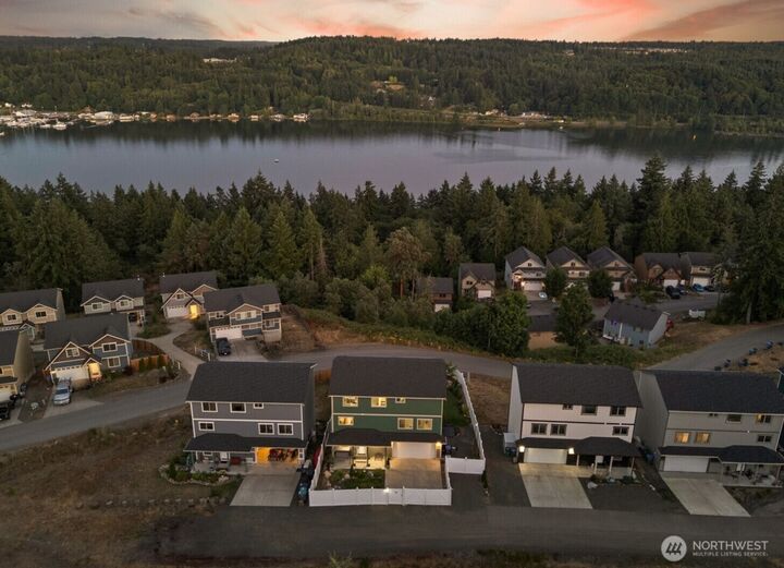 2416 W Echo Bay Drive  Bremerton WA 98312 photo
