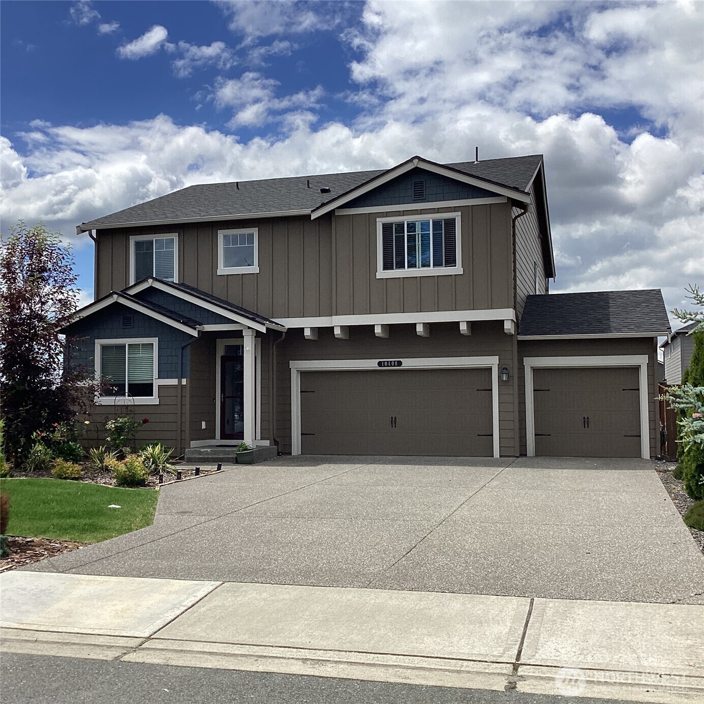 Property Photo:  10408  Tailspar Avenue  WA 98252 