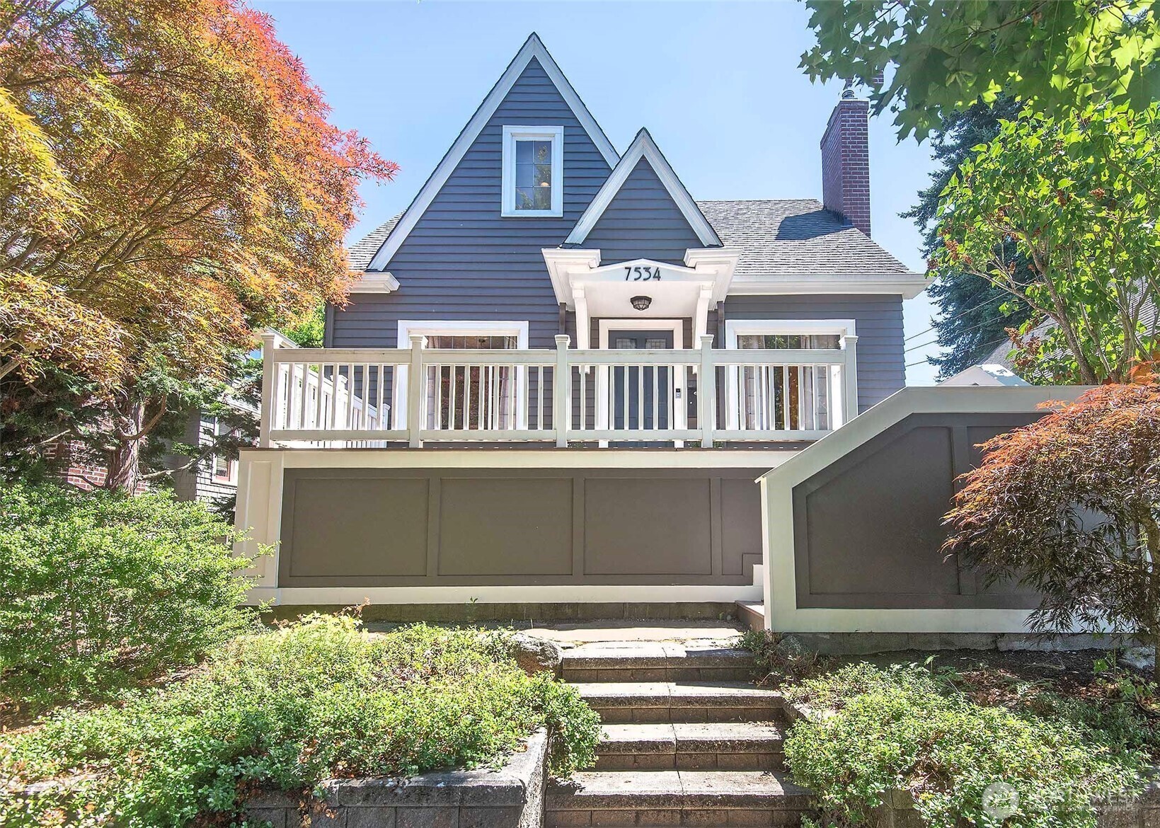 7534  Brooklyn Avenue NE  Seattle WA 98115 photo