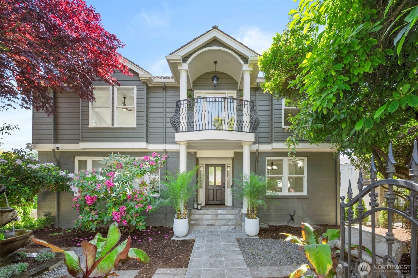 3505  43rd Avenue W  Seattle WA 98199 photo