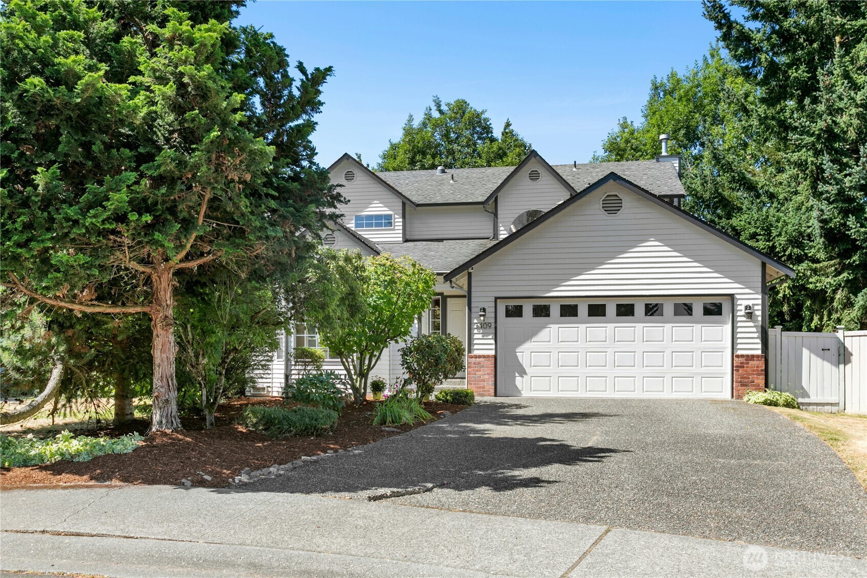 Property Photo:  8409 NE 129th Place  WA 98034 