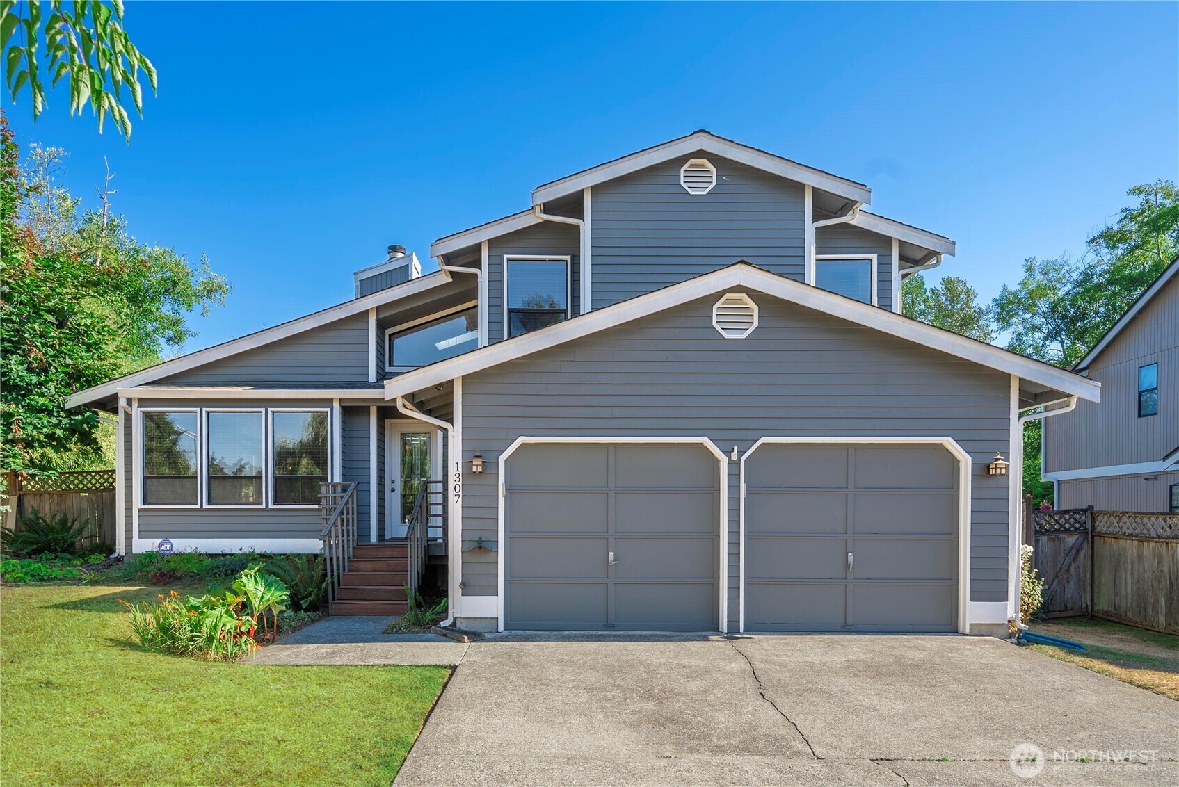 Property Photo: 1307 SW 323rd Street WA 98023