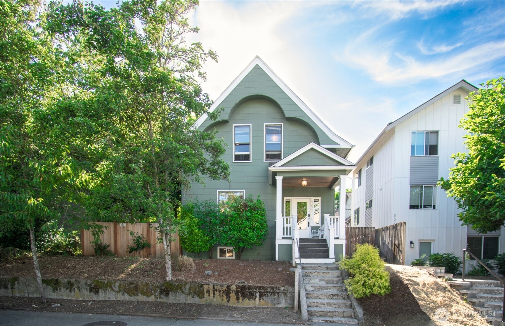 5253  Brooklyn Avenue NE  Seattle WA 98105 photo