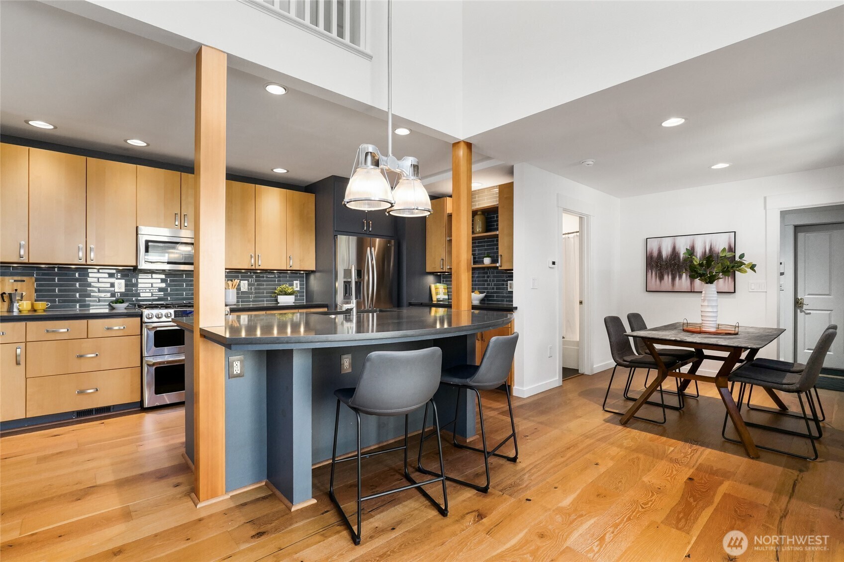 Property Photo: 917 18th Avenue C WA 98122