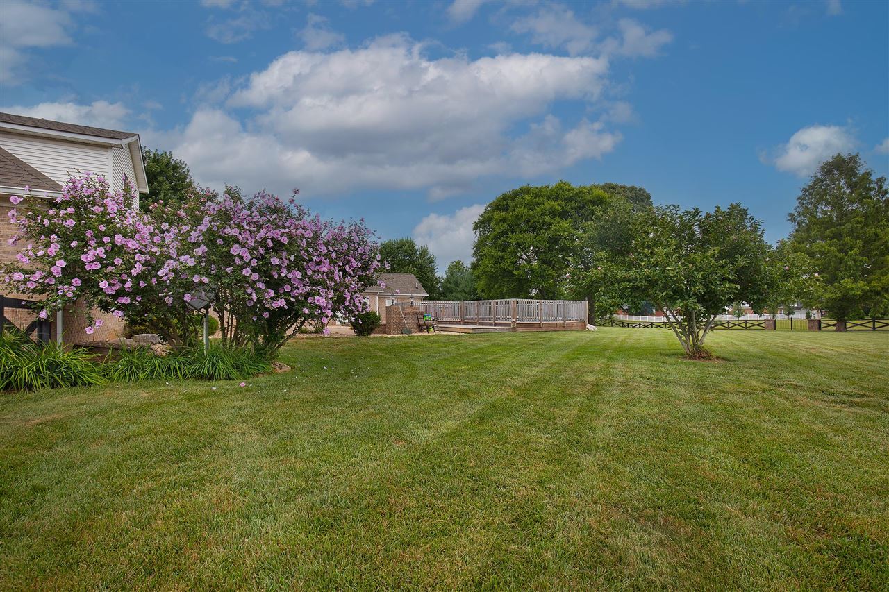 Property Photo: 824 Hunters Pointe Lane KY 42104