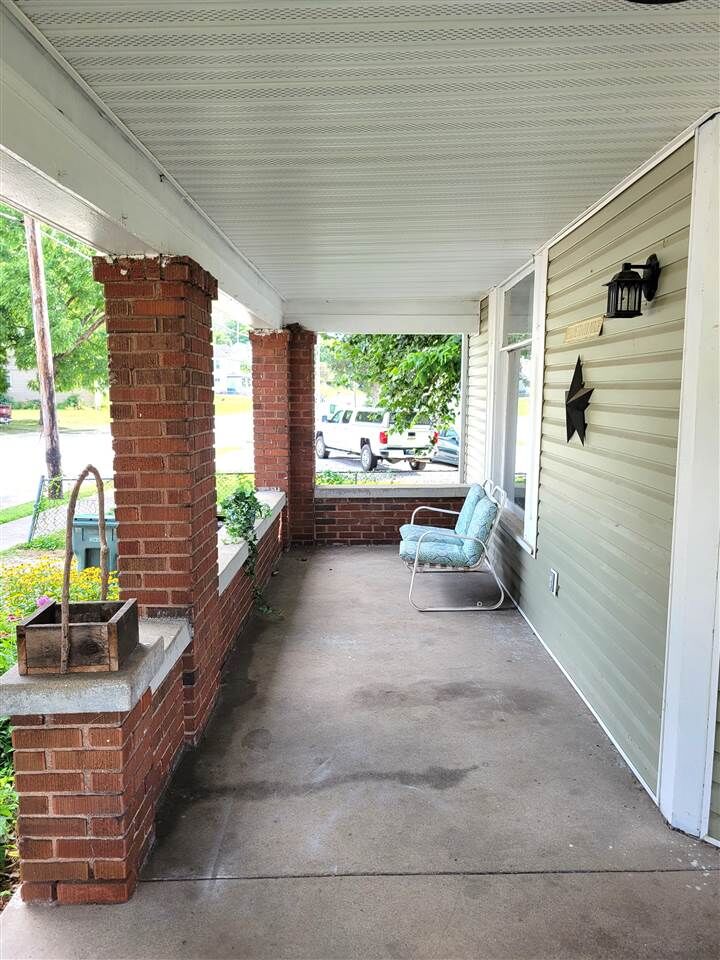 Property Photo: 914 Liberty Ave IN 47374
