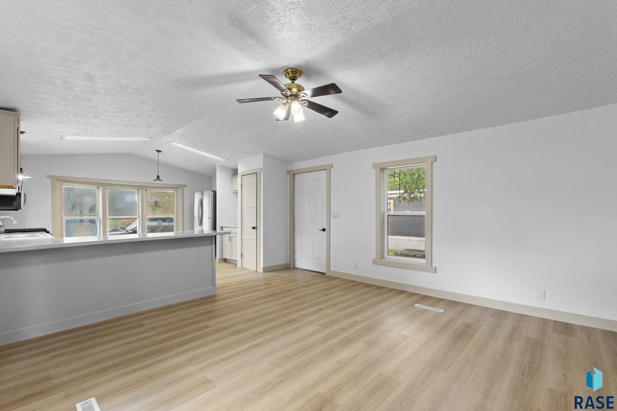 Property Photo: 414 N Todd Pl SD 57107