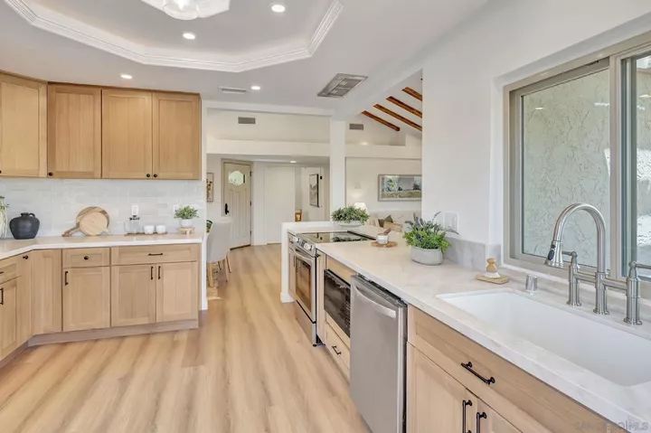 Property Photo:  12880 Circulo Dardo  CA 92128 
