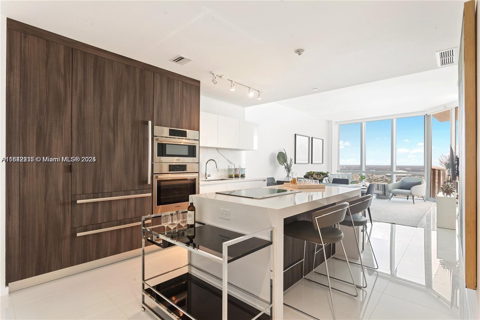 Property Photo: 851 NE 1st Ave 2906 FL 33132