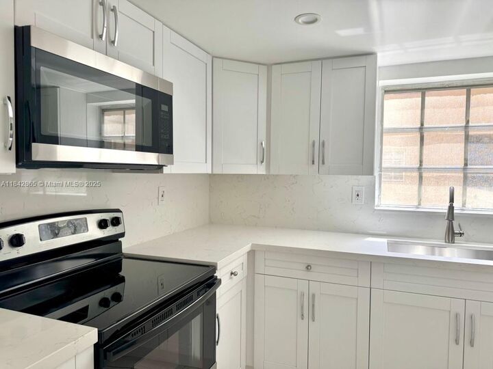 Property Photo: 10901 N Kendall Dr 212 FL 33176