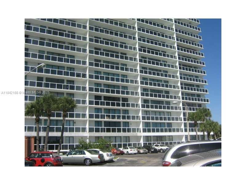 Property Photo: 20505 E Country Club Dr 833 FL 33180