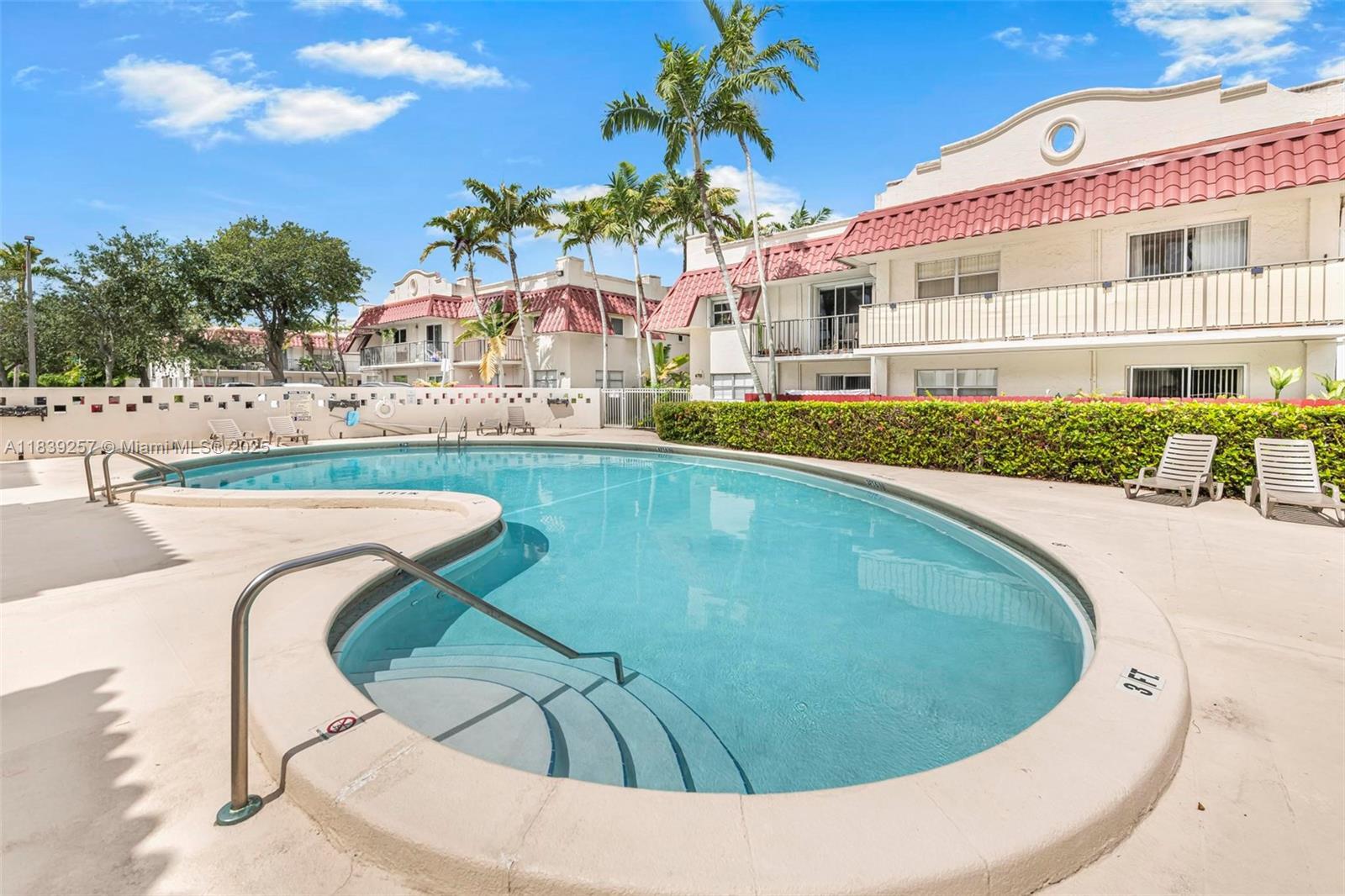 6709 N Kendall Dr 229  Pinecrest FL 33156 photo