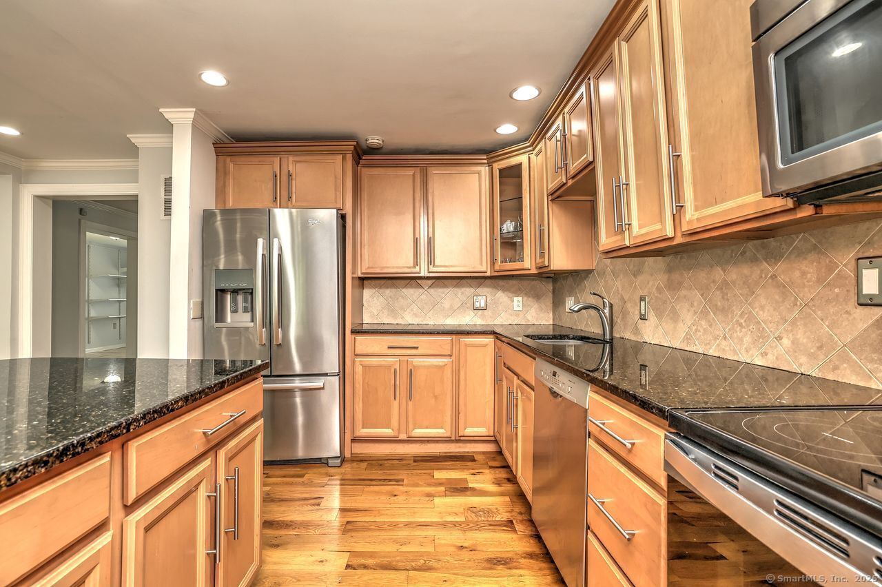 185 Eramo Terrace  Hamden CT 06518 photo