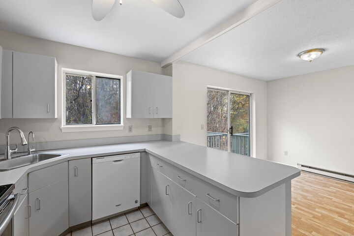 Property Photo: 925 Oronoke Road 14F CT 06708