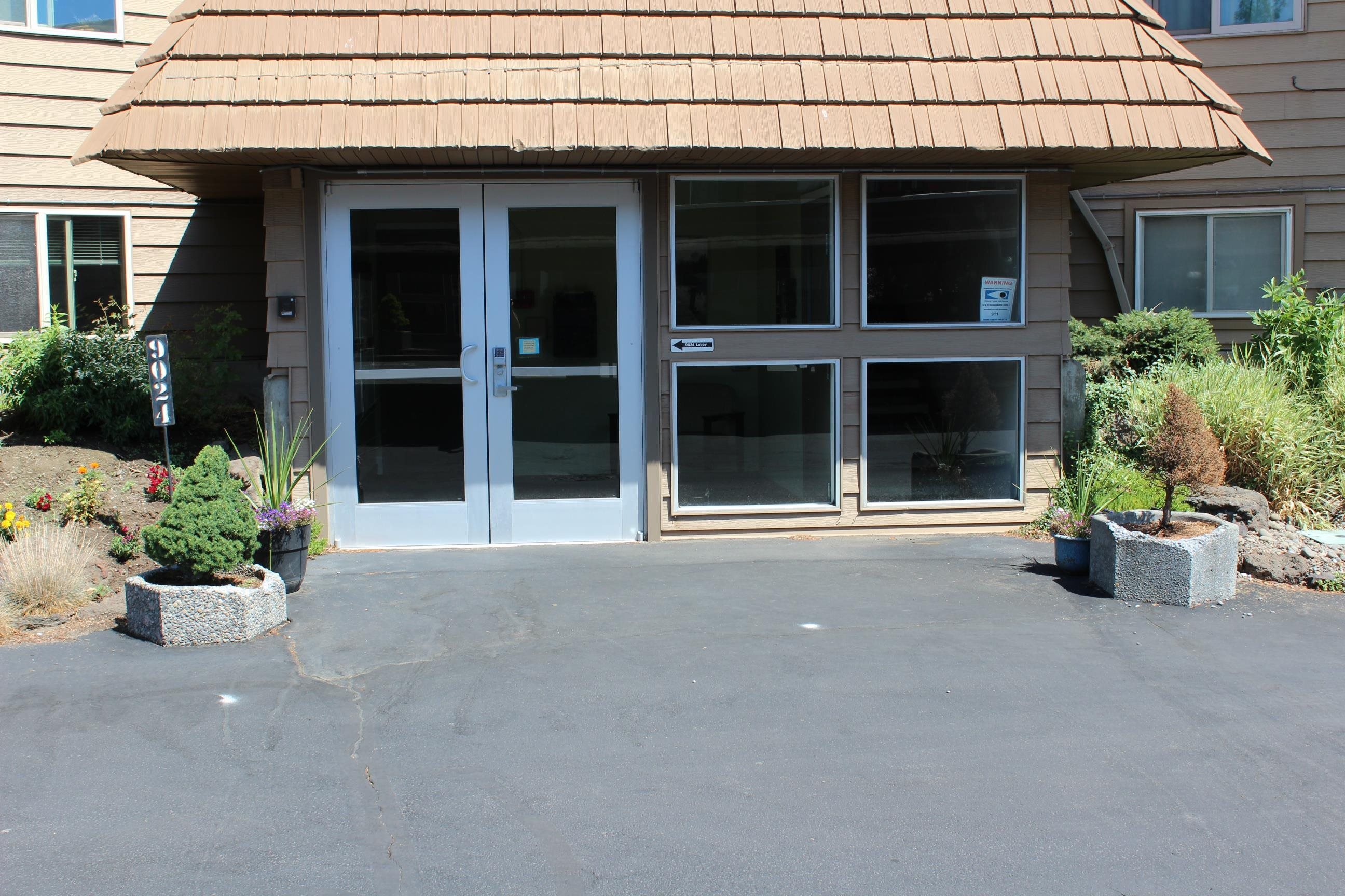 Property Photo: 9024 N Country Homes Blvd #5 WA 99218