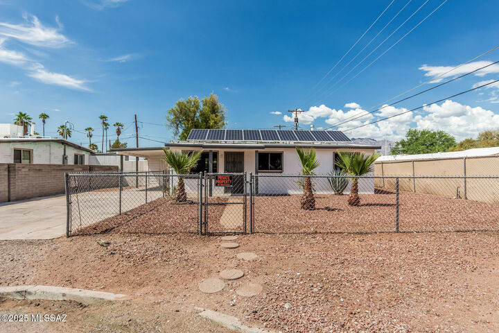 Property Photo:  3625 E Water Street  AZ 85716 