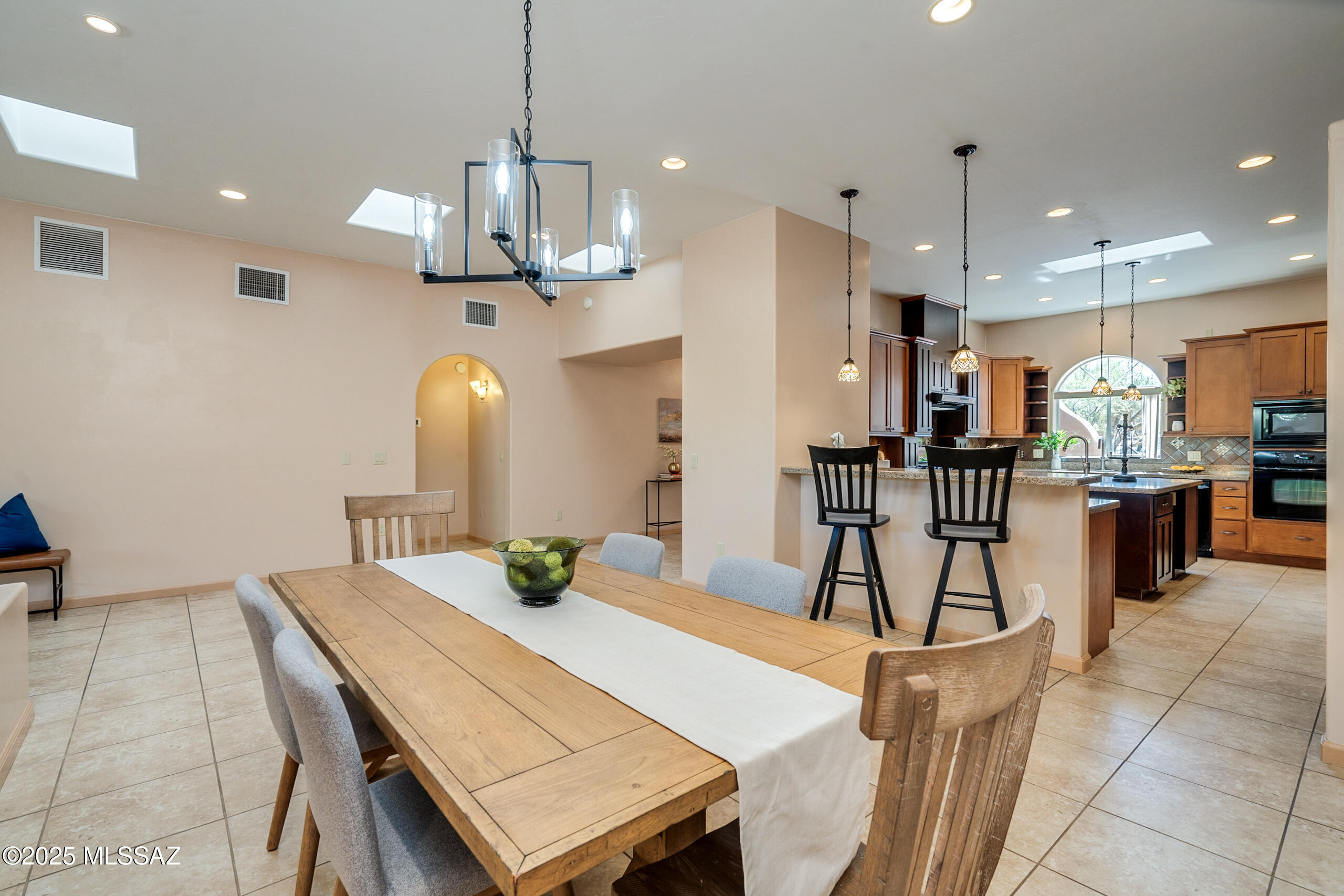 Property Photo:  6521 E Marta Hillgrove  AZ 85710 
