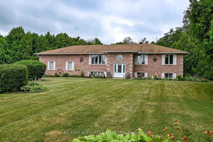 Photo de la propriété: 14 South Point Drive ON K7A 4S5