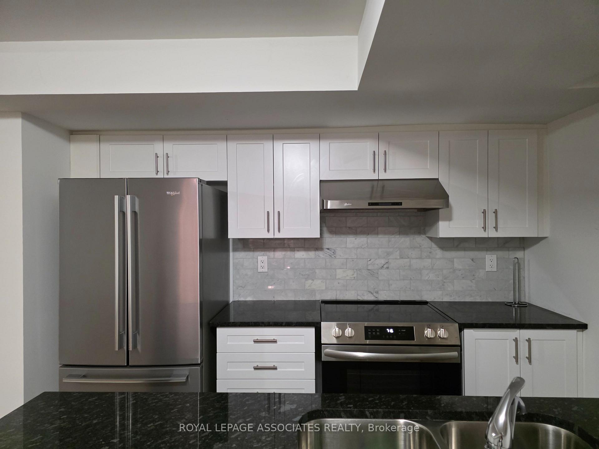 Property Photo: 33 - 400 Finch Avenue ON L1V 0G7
