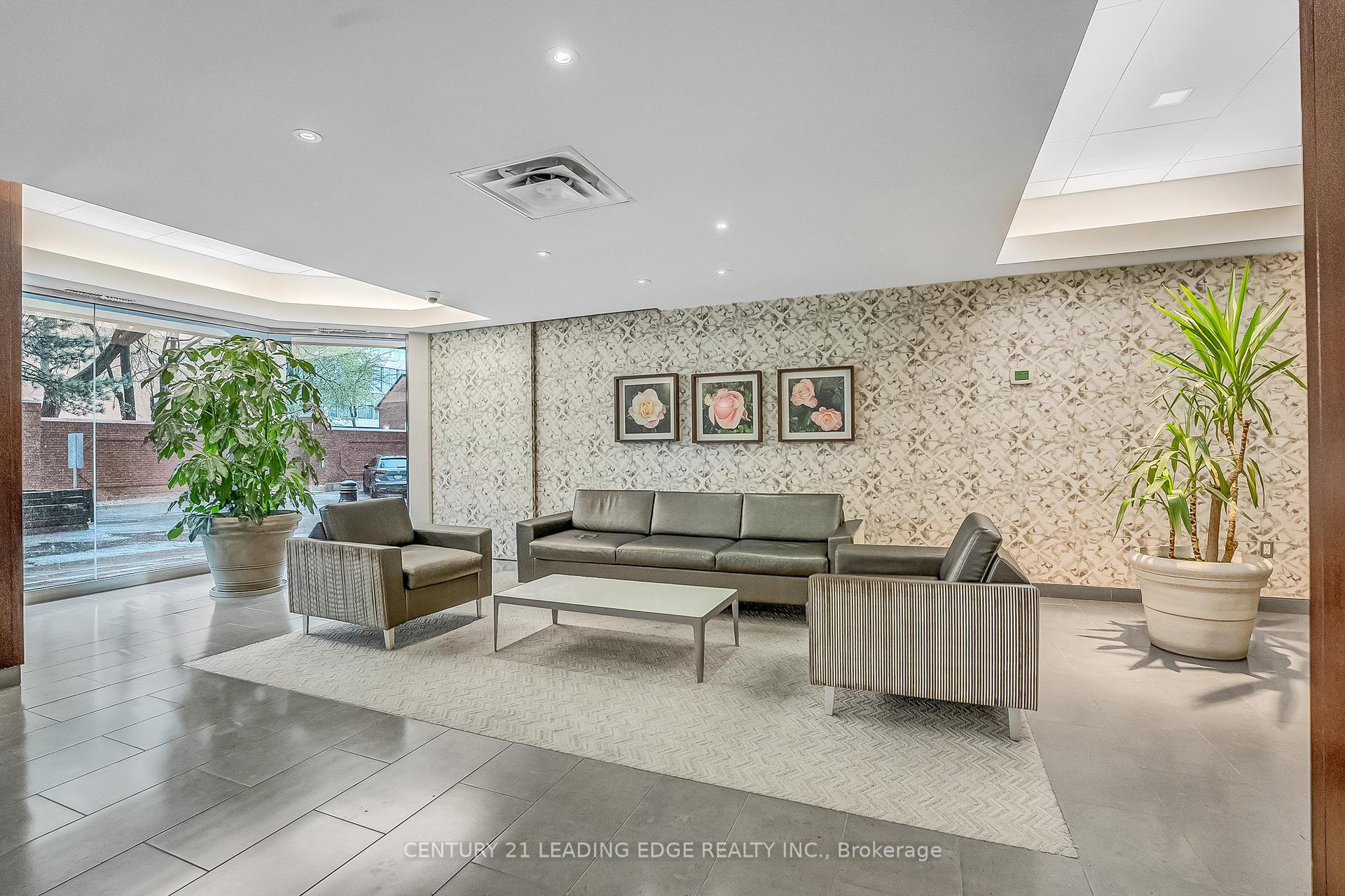 Property Photo: 705 King Street W 805 ON M5V 2W8