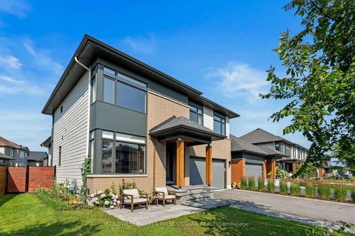 Photo de la propriété: 375 Serenade Crescent ON K1X 0B9