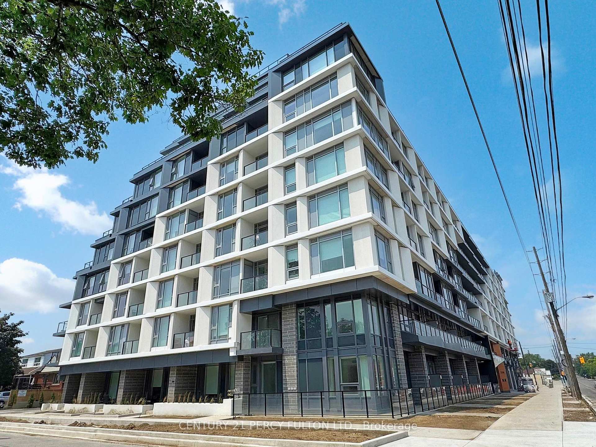 Photo de la propriété: 556 Marlee Avenue 105 ON M6B 0B1