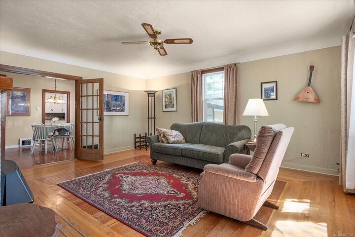 Photo de la propriété: 612 Fourth St BC V9R 1T7