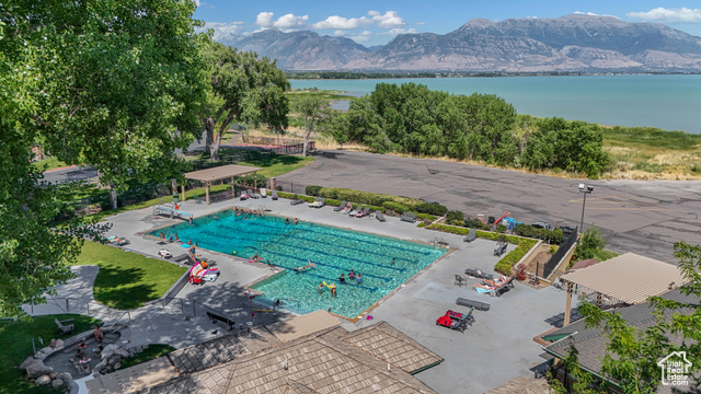 Property Photo: 174 E Cove Rd S UT 84045
