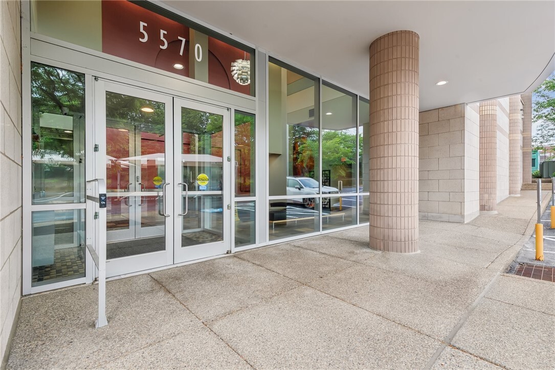 Property Photo: 5570 Centre Ave 403 PA 15232