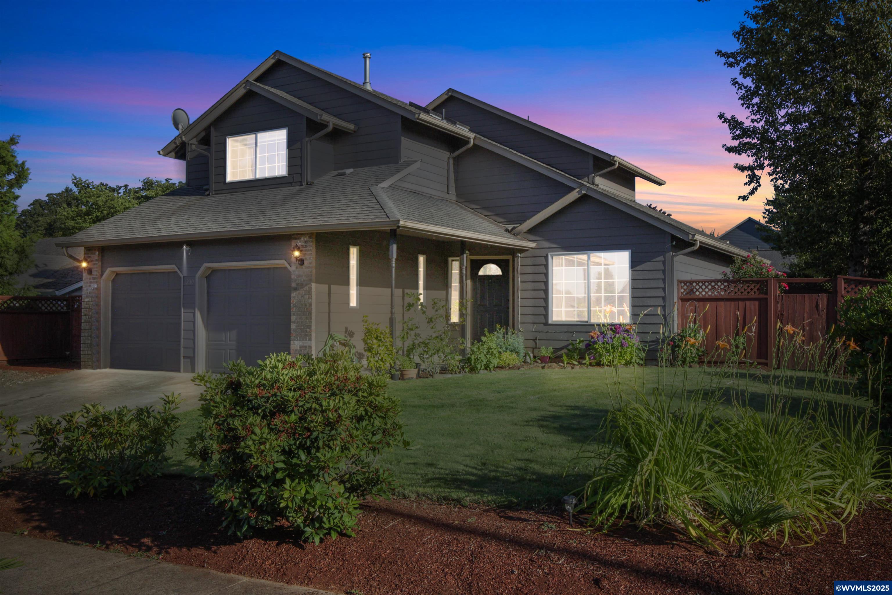 Property Photo: 1230 Marstone St SE OR 97306