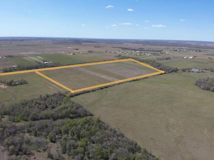 Property Photo: 541 County Road 464 TX 76577