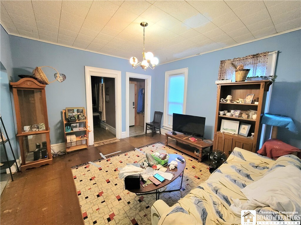 Property Photo:  423 Lincoln Street  NY 14701 