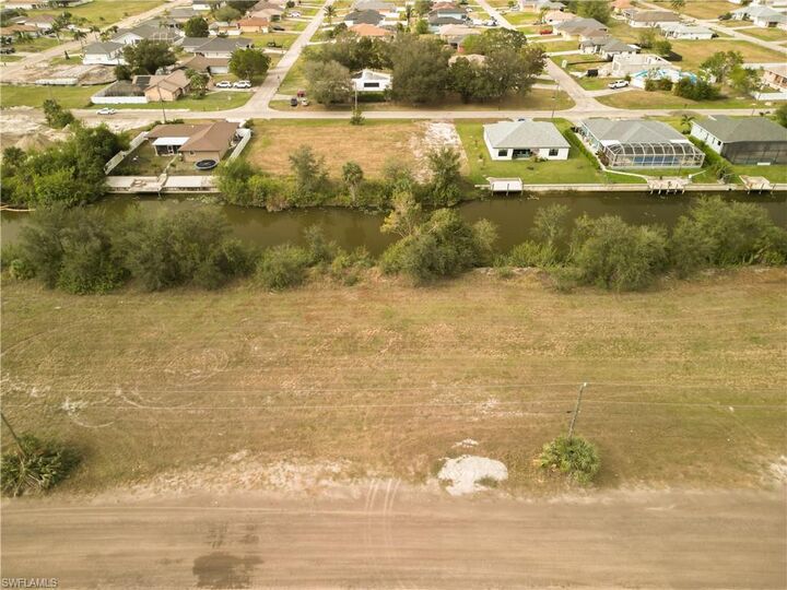 Property Photo:  1706 NE 10th Pl  FL 33909 