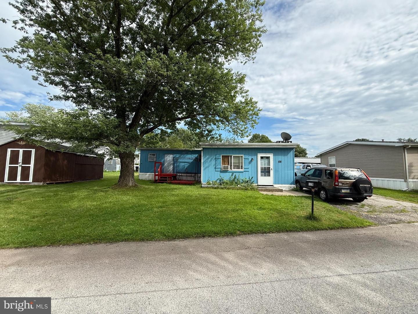 Property Photo: 128 Valley Ln PA 19401